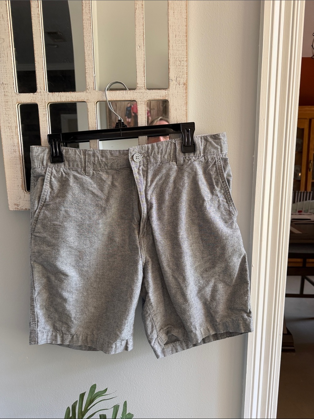 H&M Men's Gray Flat Front Cotton-Blend Shorts